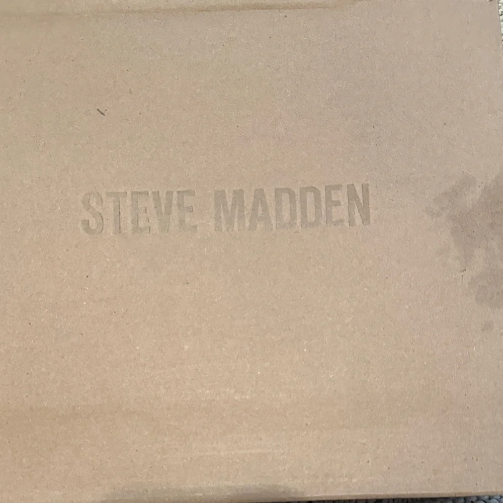 Steve Madden Women's Cognac Patent Platform Heels - Picture 8 of 9